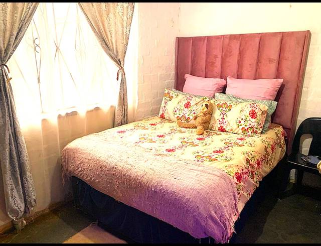 2 BEDROOM HOUSE FOR SALE IN TSHEPONG
